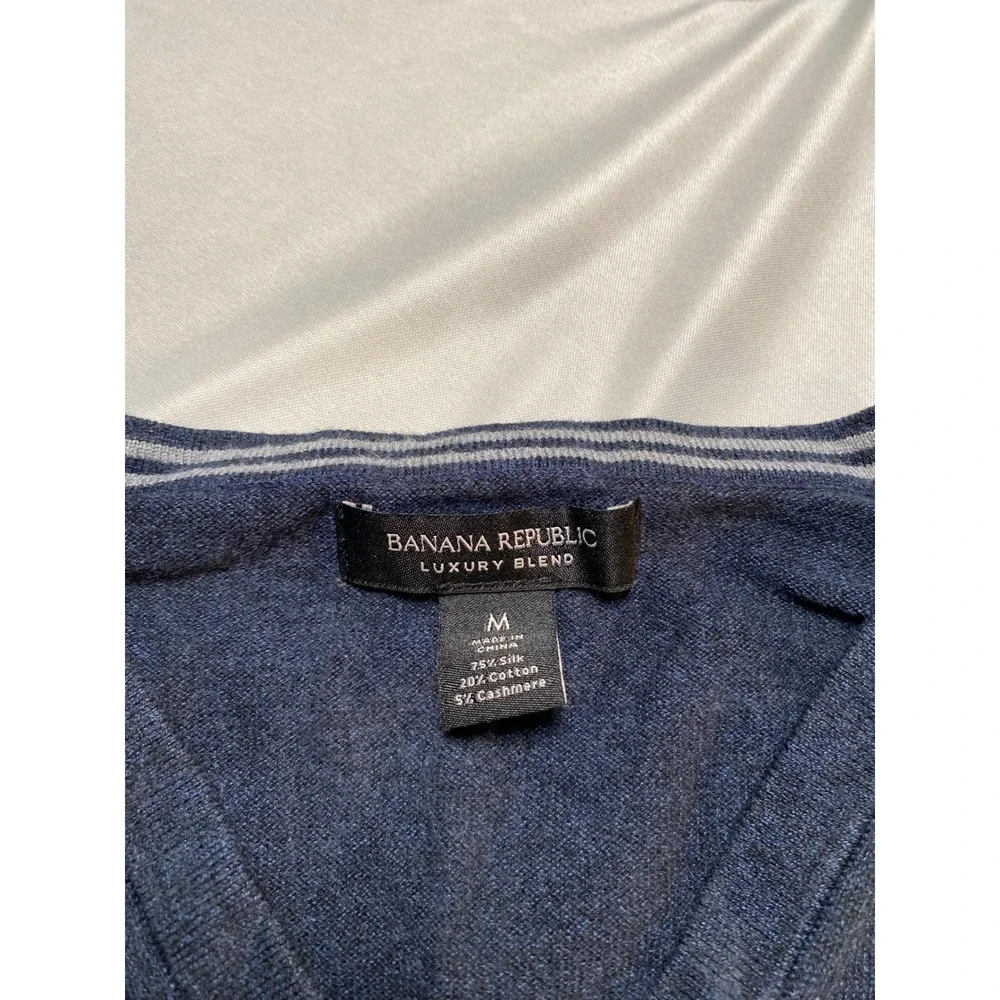 Banana Republic Luxury Blend Silk Cashmere V-Neck Sweater Mens Blue M 969946-96